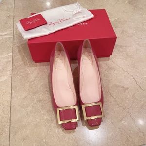 ROGER VIVIER Trompette Metal Buckle Pumps